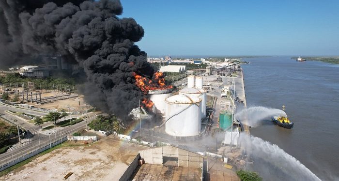 Alcalde Jaime Pumarejo lidera Puesto de Mando Unificado desde el punto de emergencia en Vía 40