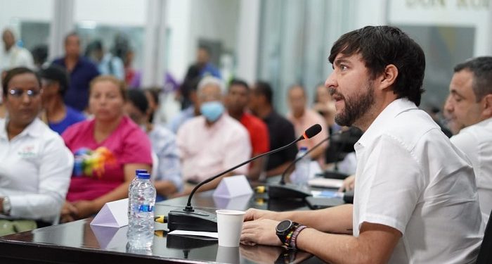 Alcalde Pumarejo urge recursos del Gobierno nacional para atender a damnificados y colegios afectados por ola invernal