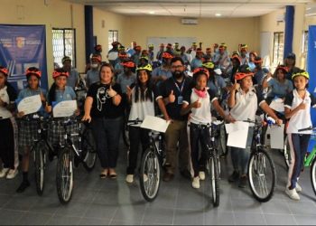 Tránsito del Atlántico entrega bicicletas para fomentar su uso como medio de transporte escolar en adolescentes