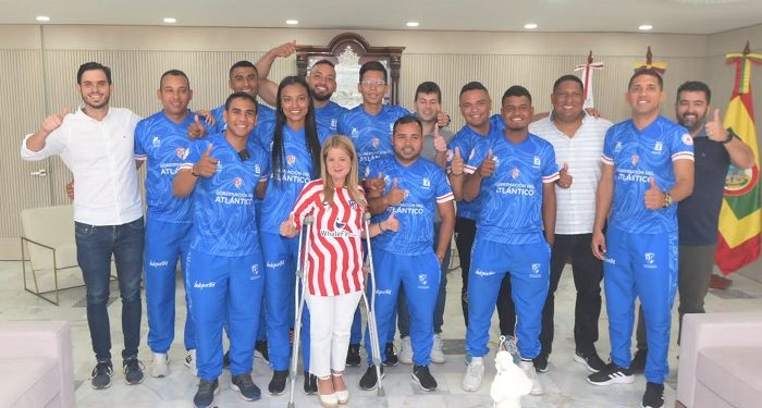 Gobernadora recibió a los entrenadores de ‘Misión Fútbol’ tras su regreso de España