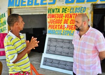 Luis Enrique Guzmán Chams se reunió con emprendedores de los barrios La Sierrita, El Bosque y Las Malvinas