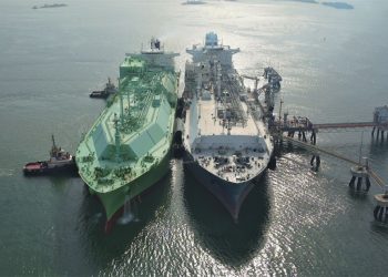 Terminal de regasificación recibe buques con GNL adquirido por principales térmicas del país para afrontar el fenómeno de El Niño