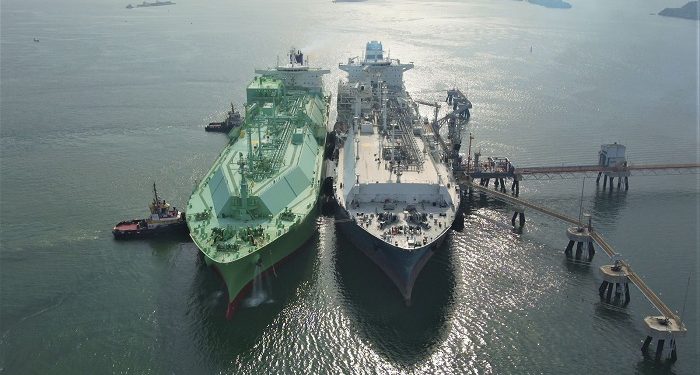 Terminal de regasificación recibe buques con GNL adquirido por principales térmicas del país para afrontar el fenómeno de El Niño