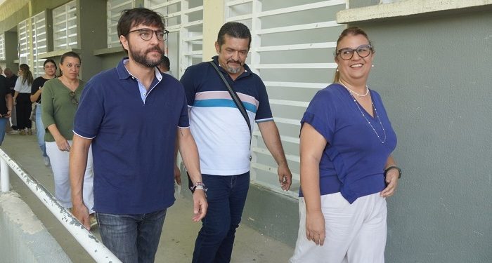 Alcalde Pumarejo recorre obras en colegios oficiales de Barranquilla