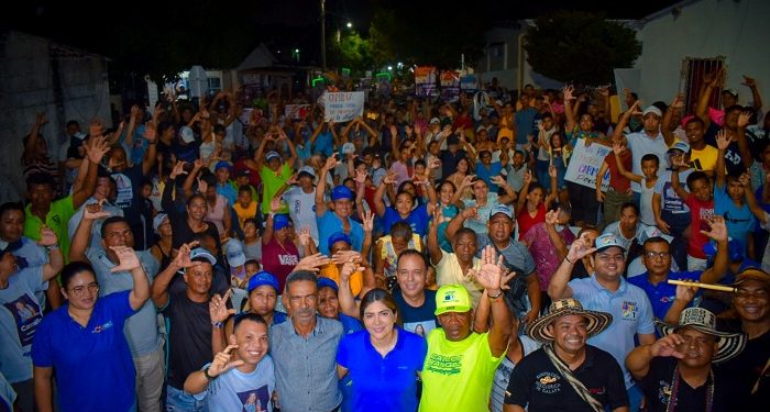 «Viernes de Barrio” punto de encuentro de Carmiña Navarro y los galaperos