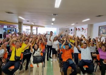 De las empresas a los barrios y de los barrios a las casas, así avanza nuestra campaña: Dina Luz Pardo Olaya