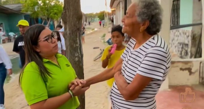 Elvira Gutiérrez visita el barrio el Pasito de Soledad