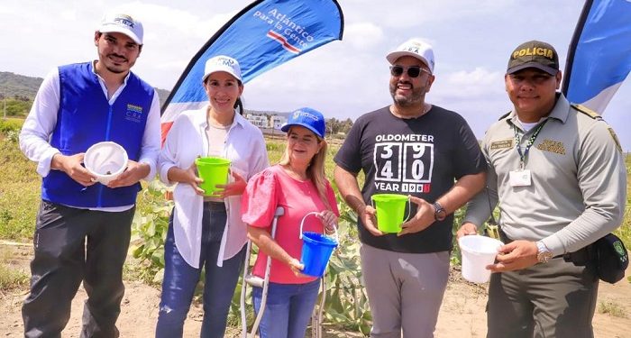 Gobernadora del Atlántico inició siembra de mangle en Salinas del Rey