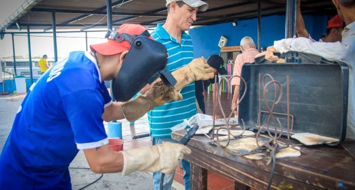 Habitantes de calle reciben cursos de capacitación