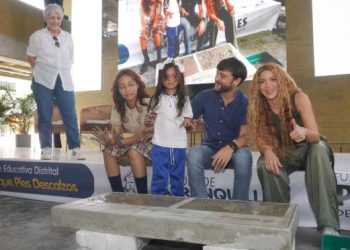 El alcalde Pumarejo ha hecho un gran trabajo promoviendo el bilingüismo: Shakira 