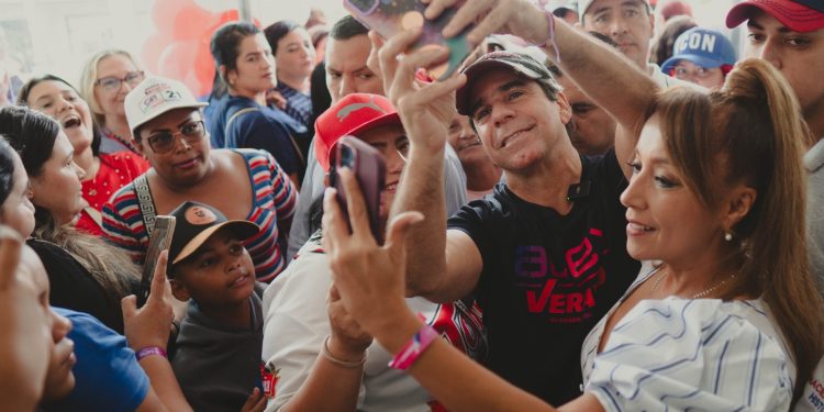 Alex Char propone crear la Secretaría de la Mujer