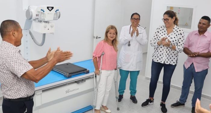 Gobernadora Elsa Noguera, entregó modernizado el hospital de Suan