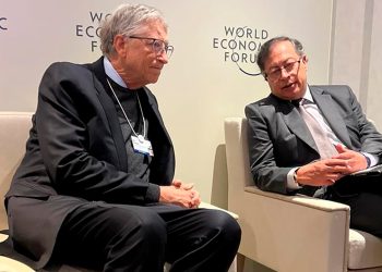 Impulsar inteligencia artificial en Colombia con base en energías limpias, tema del encuentro del presidente Petro y Bill Gates
