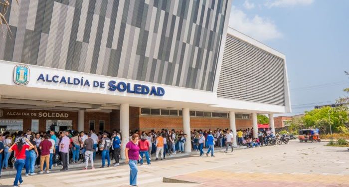 Exitosa convocatoria laboral de la Alcaldía de Soledad en convenio con tiendas Oxxo