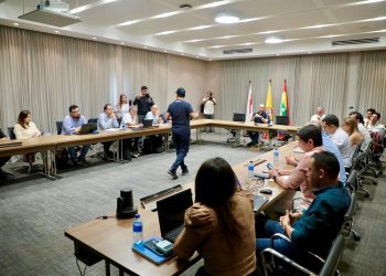 Alcaldía de Barranquilla, a través de Triple A, propone solución definitiva al problema de agua de Santa Marta 