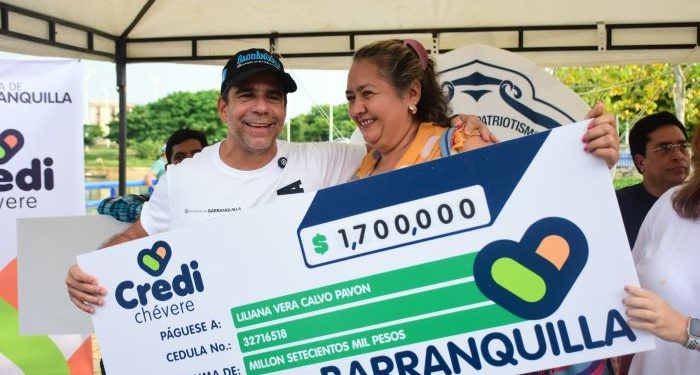 Alcalde Char completa la entrega de más de 1.600 Credichéveres a comerciantes del Centro