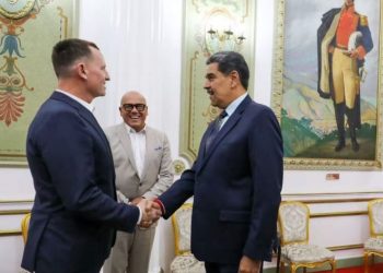 Maduro y enviado de Donald Trump se reunieron para acordar vuelos de deportación de migrantes venezolanos