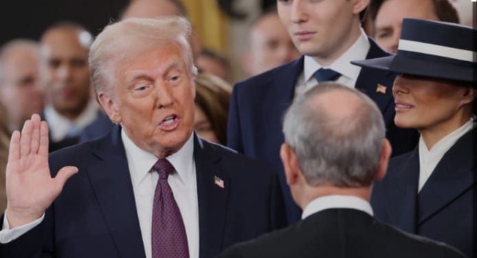 Donald Trump jura como presidente de los EE.UU. y promete un «renacimiento nacional»