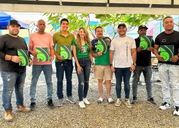 Distrito entrega en adopción caballos rescatados tras la prohibición de la circulación de vehículos de tracción animal