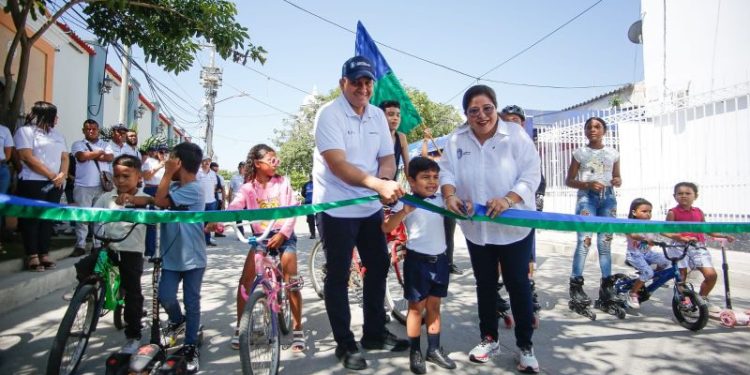 ¡Las obras no se detienen en Soledad! Alcaldesa Alcira Sandoval inauguró la calle 15 en el barrio Centro