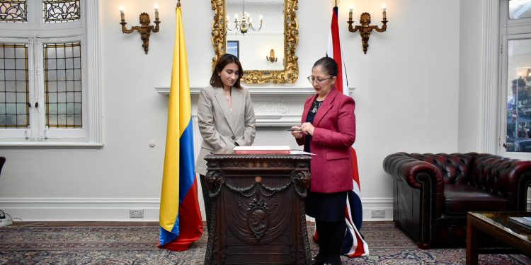 Embajadora Laura Sarabia inició oficialmente su misión diplomática en el Reino Unido