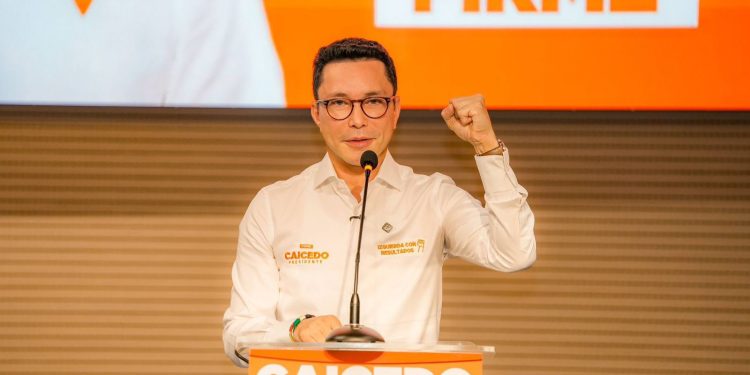 “Uribismo se lleva del país su encuesta evadiendo el control institucional colombiano”, el duro cuestionamiento de Caicedo al Centro Democrático