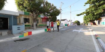 Alcalde Char entregó vías recuperadas y nueva cancha de fútbol