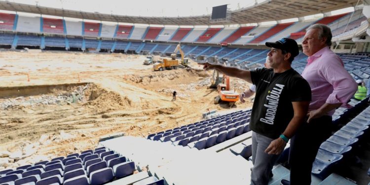 Alcalde Alejandro Char y Ramón Jesurun, presidente de la FCF, visitan avances de obras del ‘Metro’