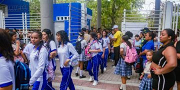 Más de 50 mil estudiantes de Soledad están de “De Vuelta al Cole”