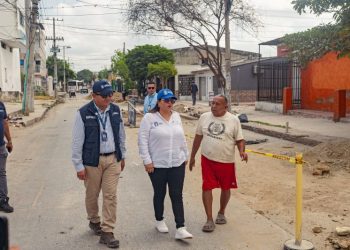 Mandataria Alcira Sandoval, con las botas puestas por la recuperación de la malla vial de Soledad