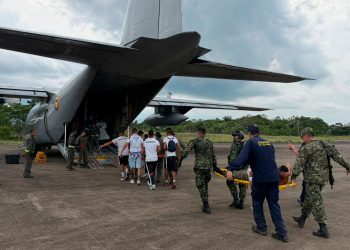 Petro agradece a los pobladores de Puerto Leguízamo, Putumayo, que apoyaron en rescate de soldados en accidente del avión Hércules