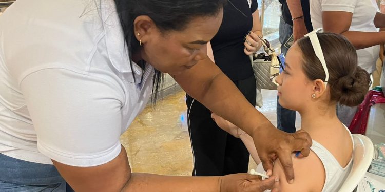 Barranquilla tiene disponibles 44.700 vacunas contra el sarampión y fortalece vigilancia sanitaria