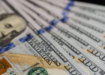Dólar se desploma en Colombia y alcanza niveles que no se veían desde 2021