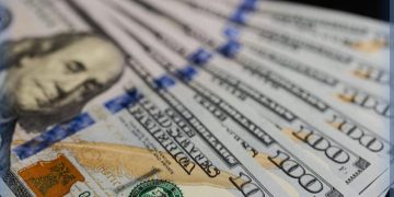 Dólar se desploma en Colombia y alcanza niveles que no se veían desde 2021