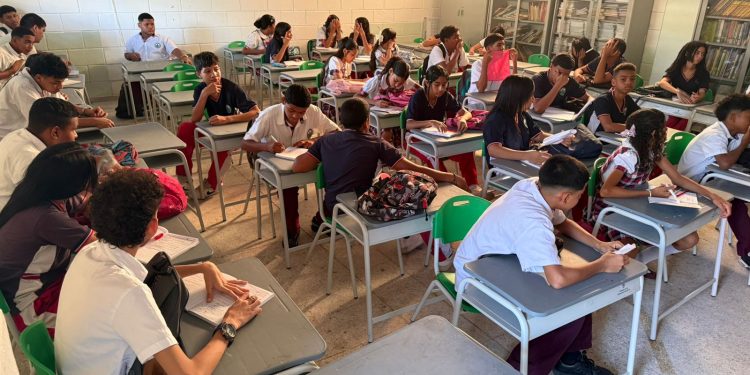 Alcaldía de Soledad y Policía Nacional refuerzan acciones para garantizar tranquilidad en las instituciones educativas