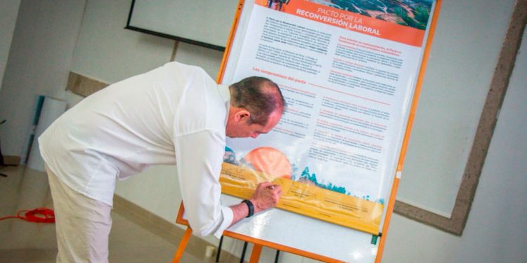 Gobierno fortalece la transición energética con modelo que protege el empleo y promueve la reconversión laboral