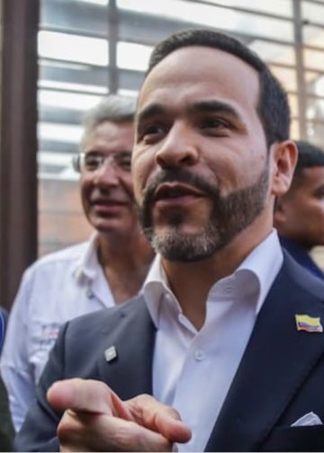 Abelardo De La Espriella respalda la autonomía del Congreso tras elección de Honorio Henríquez como presidente del Senado