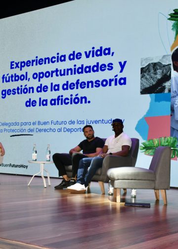 ‘Del Estadio a la Vida’, el foro que convocó a más de 250 barristas para conectar con el liderazgo y la sana convivencia